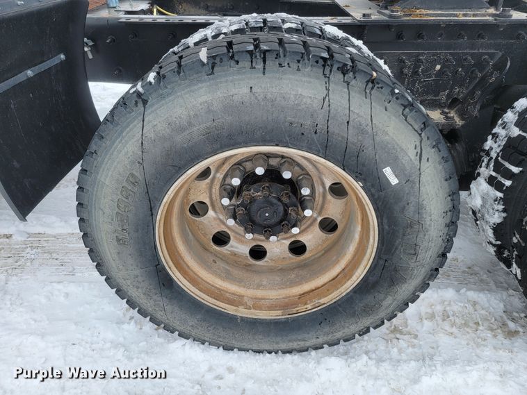 image for item ME9670 2015 International 5900i  semi truck