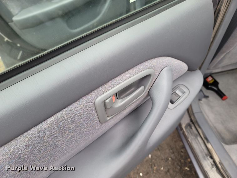 image for item MH9687 1998 Toyota Camry LE