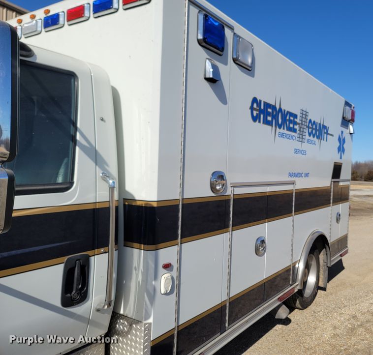 image for item MH9732 2014 International TerraStar  ambulance