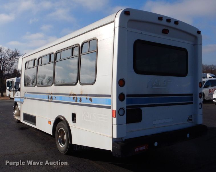 image for item MM9636 2007 Ford E450  shuttle bus