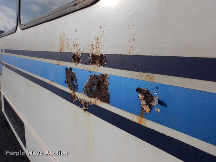 image for item MM9636 2007 Ford E450  shuttle bus