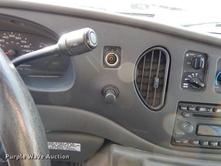 image for item MM9636 2007 Ford E450  shuttle bus