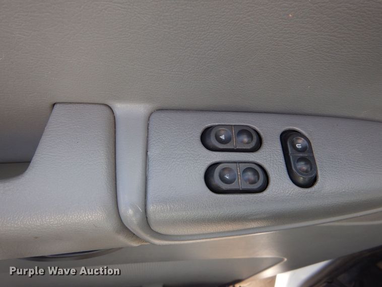 image for item MM9636 2007 Ford E450  shuttle bus