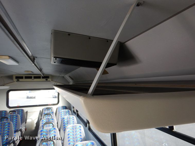 image for item MM9636 2007 Ford E450  shuttle bus