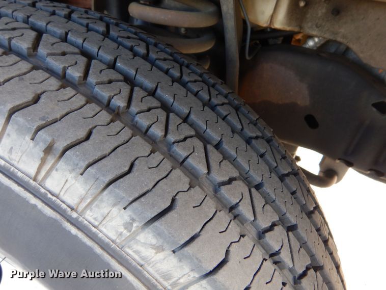 image for item MM9636 2007 Ford E450  shuttle bus