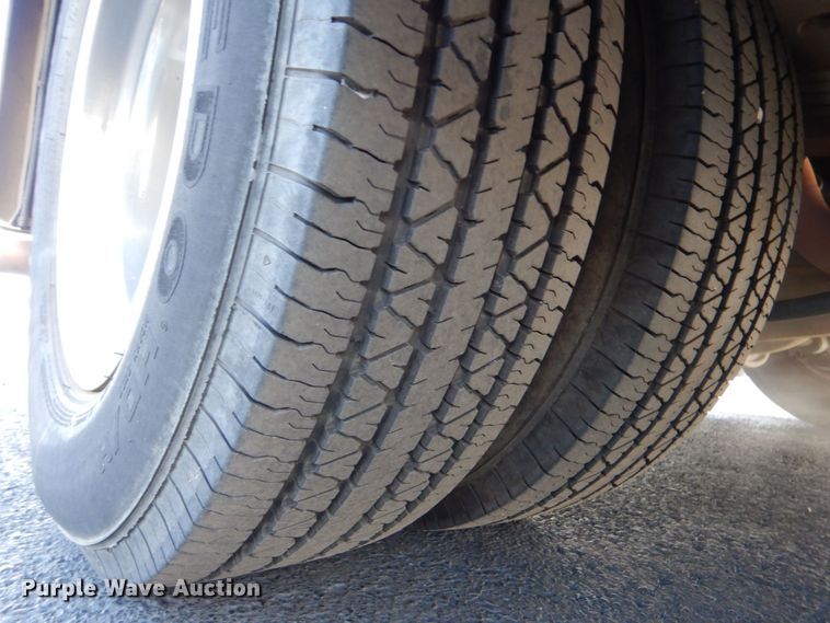 image for item MM9636 2007 Ford E450  shuttle bus