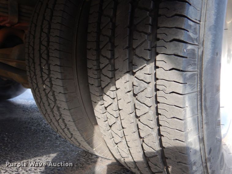 image for item MM9636 2007 Ford E450  shuttle bus