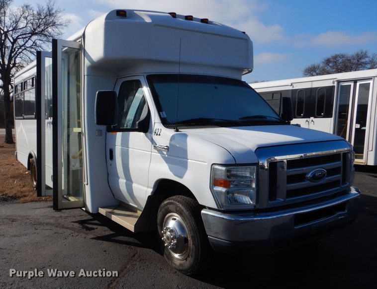 image for item MM9637 2012 Ford E450  shuttle bus