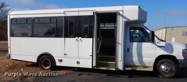 image for item MM9637 2012 Ford E450  shuttle bus