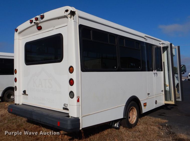 image for item MM9637 2012 Ford E450  shuttle bus