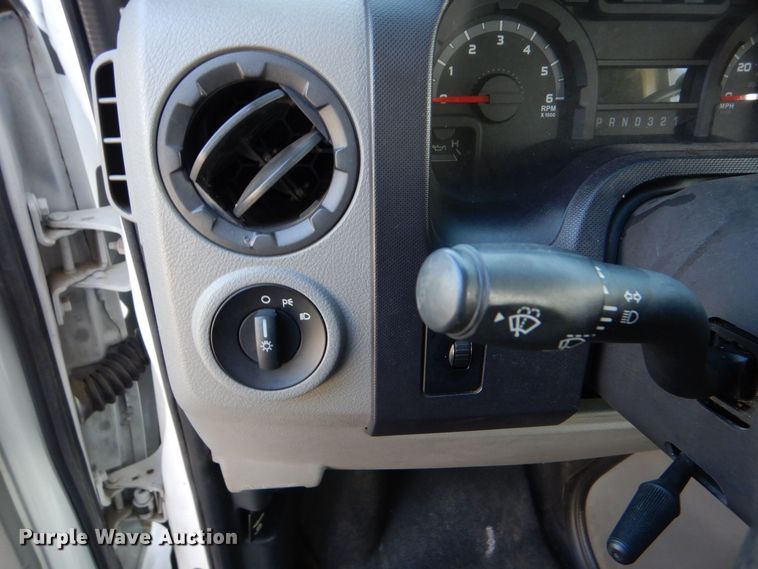 image for item MM9637 2012 Ford E450  shuttle bus