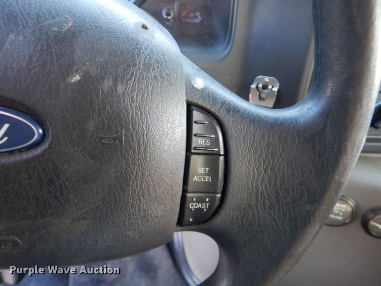 image for item MM9637 2012 Ford E450  shuttle bus