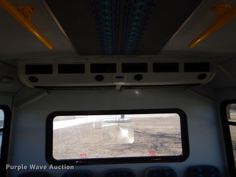 image for item MM9637 2012 Ford E450  shuttle bus