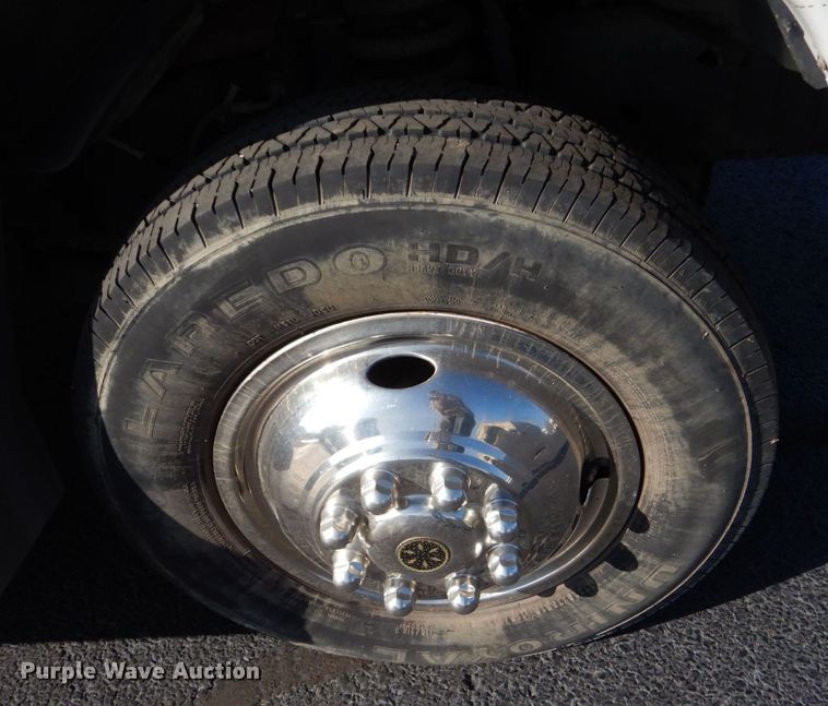 image for item MM9637 2012 Ford E450  shuttle bus