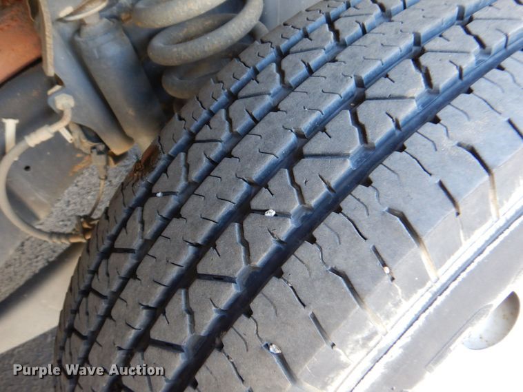 image for item MM9637 2012 Ford E450  shuttle bus