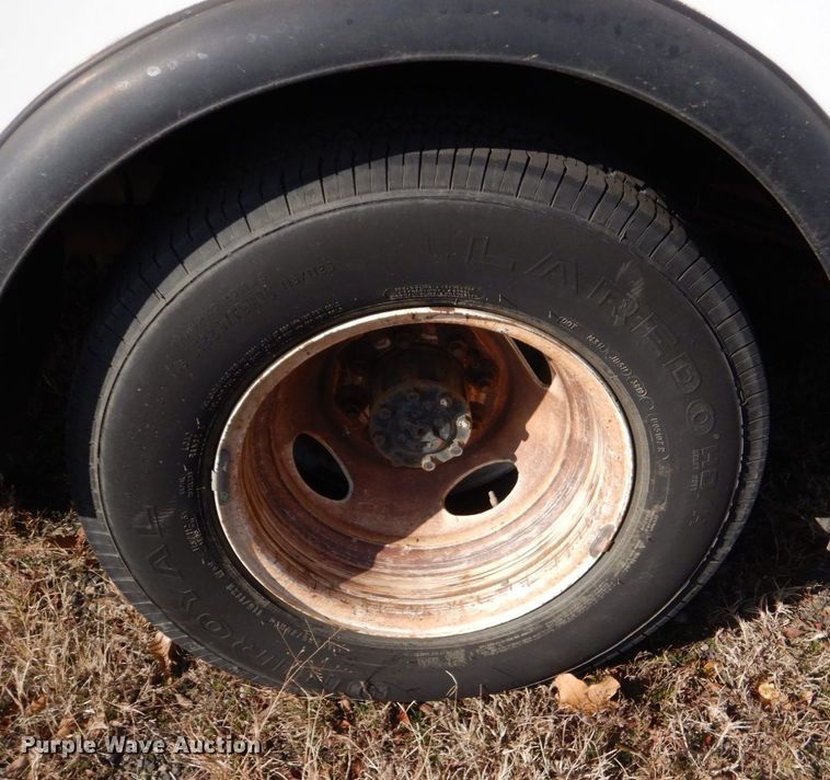 image for item MM9637 2012 Ford E450  shuttle bus