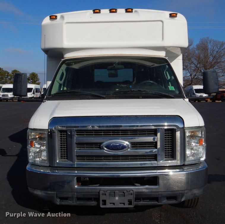 image for item MM9639 2012 Ford E450  shuttle bus