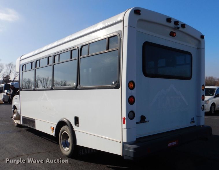 image for item MM9639 2012 Ford E450  shuttle bus
