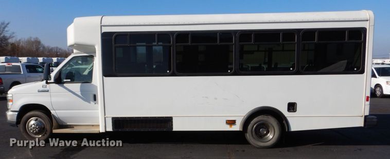 image for item MM9639 2012 Ford E450  shuttle bus