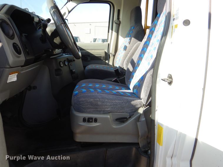 image for item MM9639 2012 Ford E450  shuttle bus