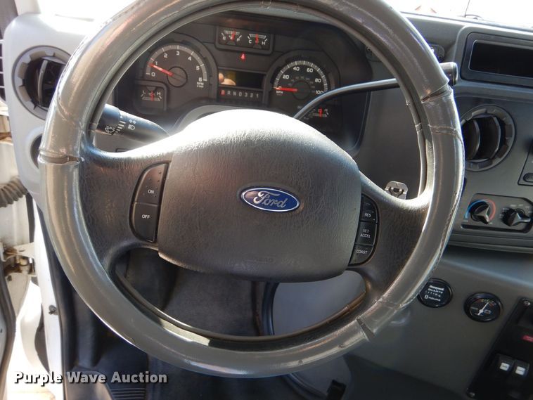 image for item MM9639 2012 Ford E450  shuttle bus