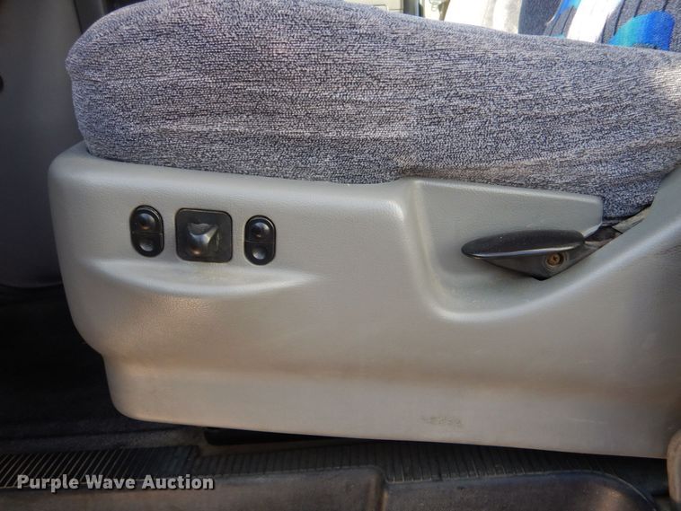 image for item MM9639 2012 Ford E450  shuttle bus