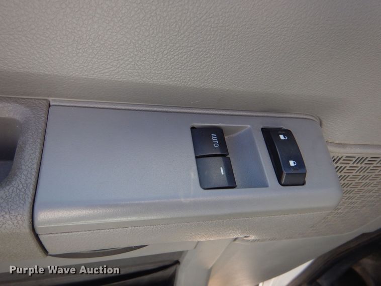 image for item MM9639 2012 Ford E450  shuttle bus