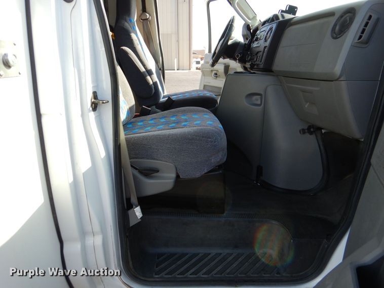 image for item MM9639 2012 Ford E450  shuttle bus