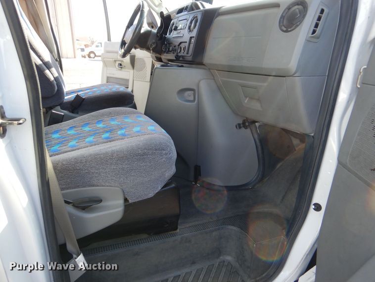 image for item MM9639 2012 Ford E450  shuttle bus