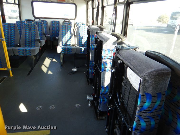 image for item MM9639 2012 Ford E450  shuttle bus