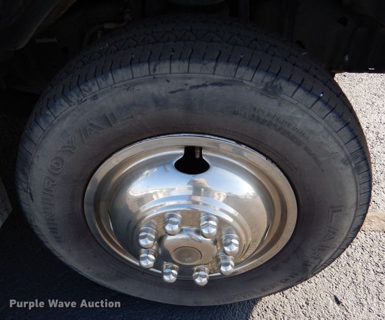 image for item MM9639 2012 Ford E450  shuttle bus