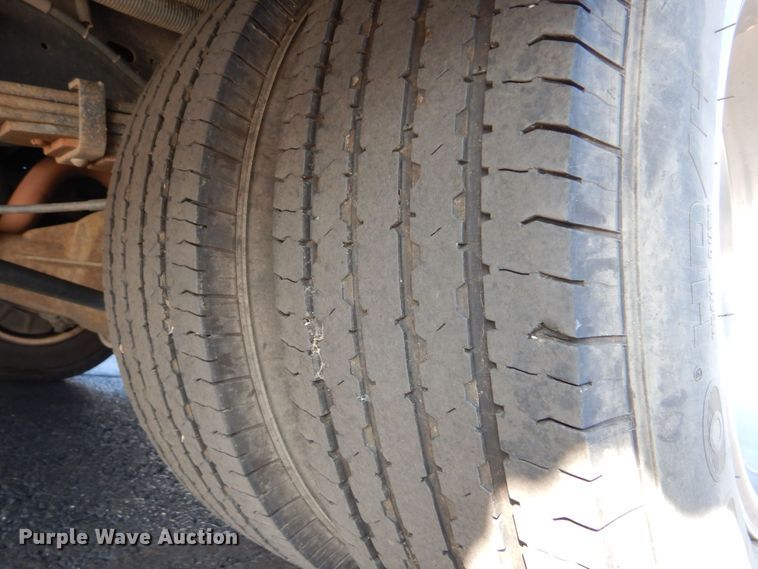 image for item MM9639 2012 Ford E450  shuttle bus