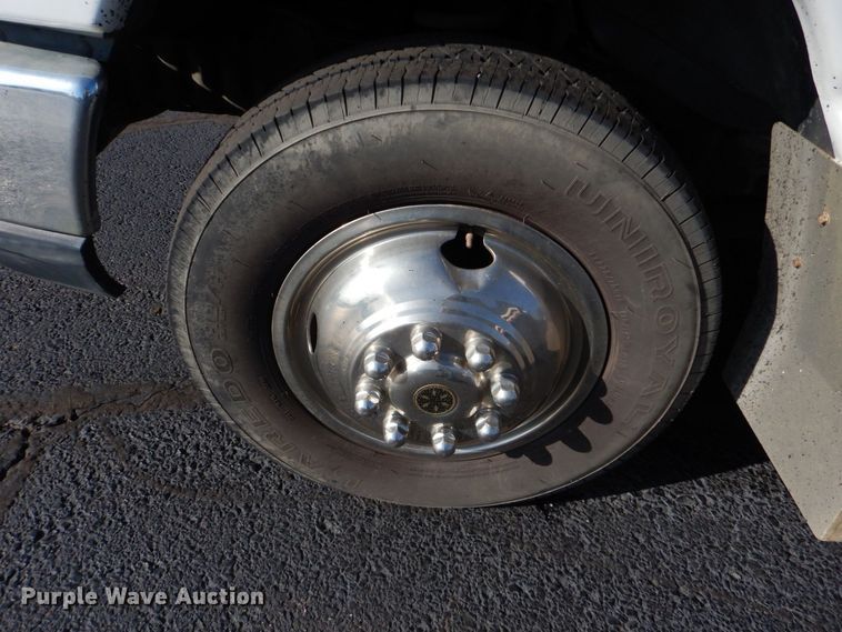 image for item MM9639 2012 Ford E450  shuttle bus