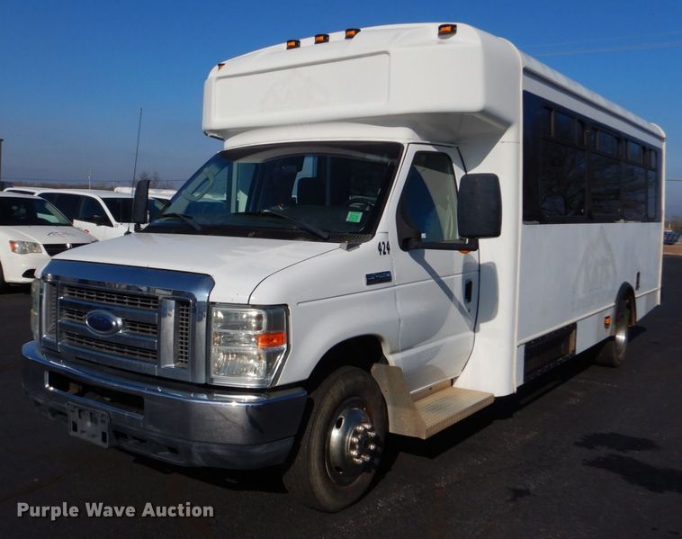image for item MM9640 2012 Ford E450  shuttle bus