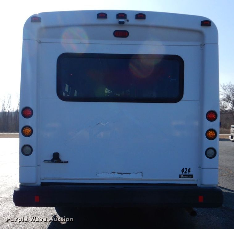 image for item MM9640 2012 Ford E450  shuttle bus