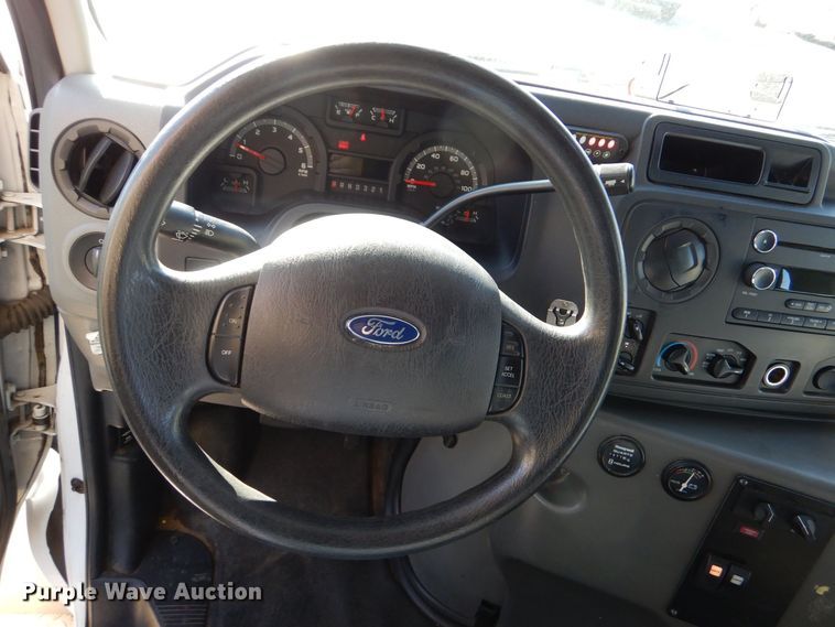 image for item MM9640 2012 Ford E450  shuttle bus