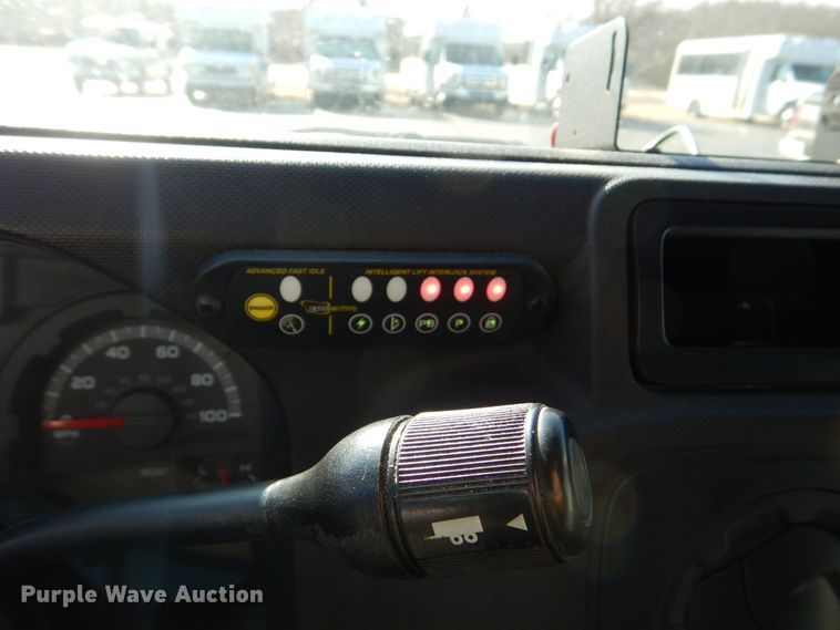 image for item MM9640 2012 Ford E450  shuttle bus