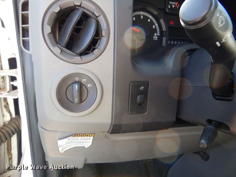 image for item MM9640 2012 Ford E450  shuttle bus