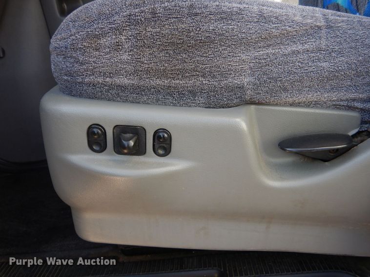 image for item MM9640 2012 Ford E450  shuttle bus