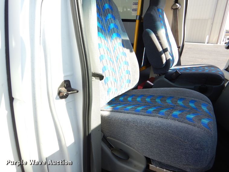 image for item MM9640 2012 Ford E450  shuttle bus