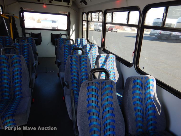 image for item MM9640 2012 Ford E450  shuttle bus