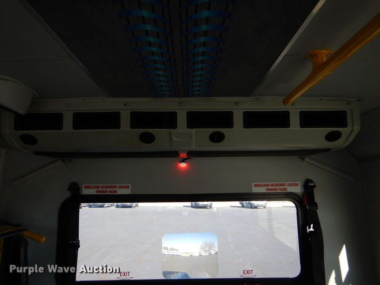 image for item MM9640 2012 Ford E450  shuttle bus