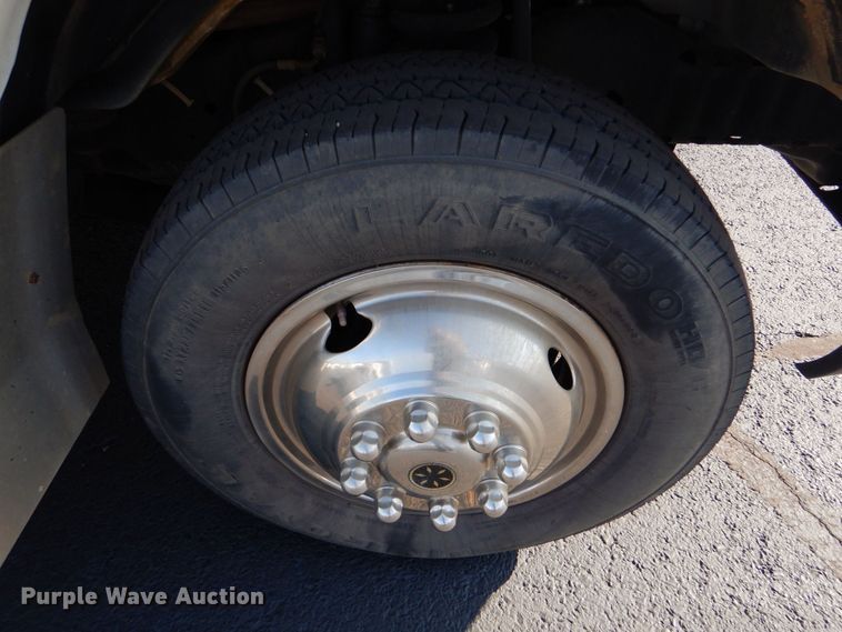 image for item MM9640 2012 Ford E450  shuttle bus