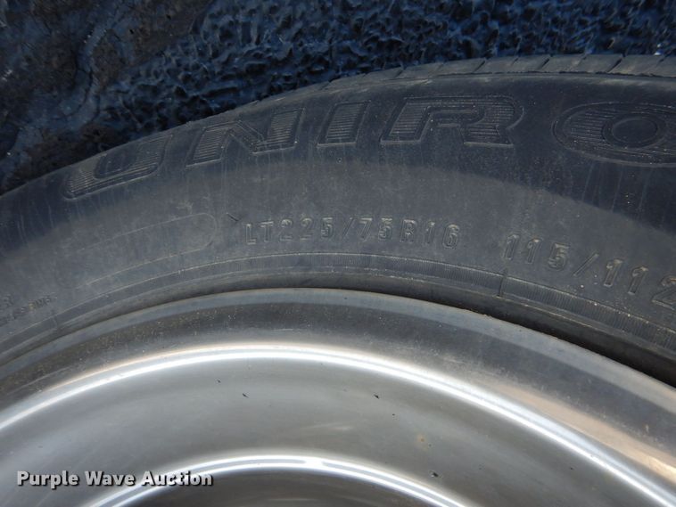 image for item MM9640 2012 Ford E450  shuttle bus