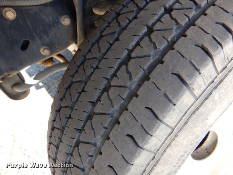 image for item MM9640 2012 Ford E450  shuttle bus