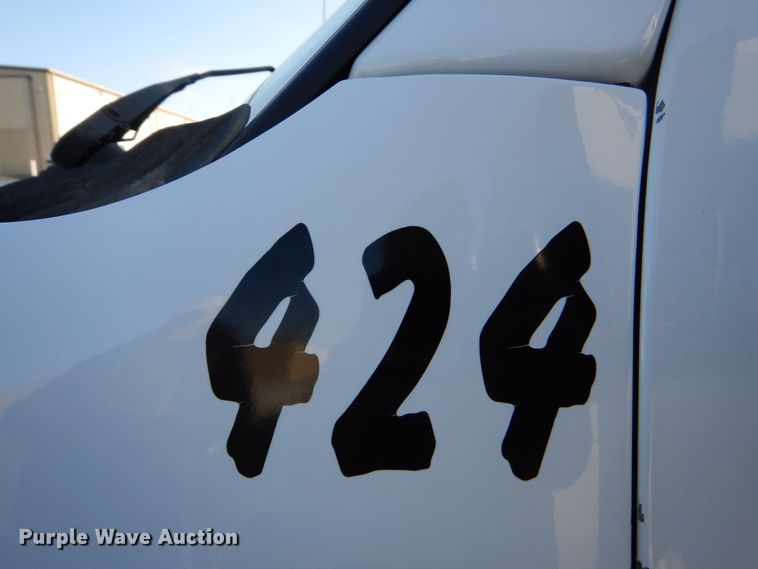 image for item MM9640 2012 Ford E450  shuttle bus