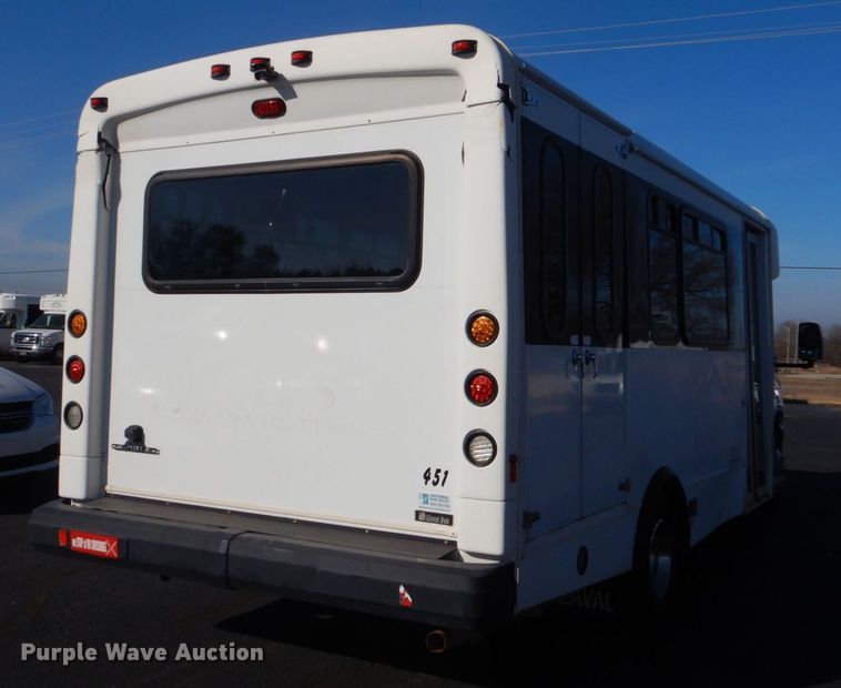 image for item MM9641 2013 Ford E450  shuttle bus