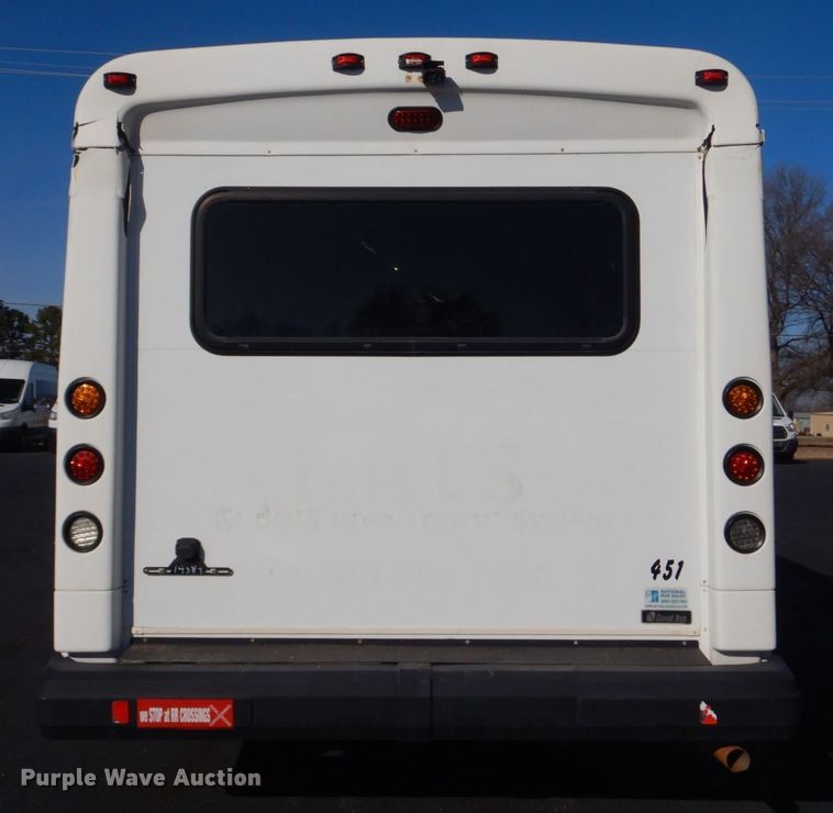 image for item MM9641 2013 Ford E450  shuttle bus
