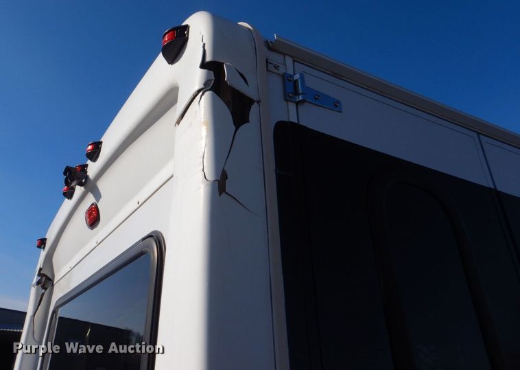 image for item MM9641 2013 Ford E450  shuttle bus