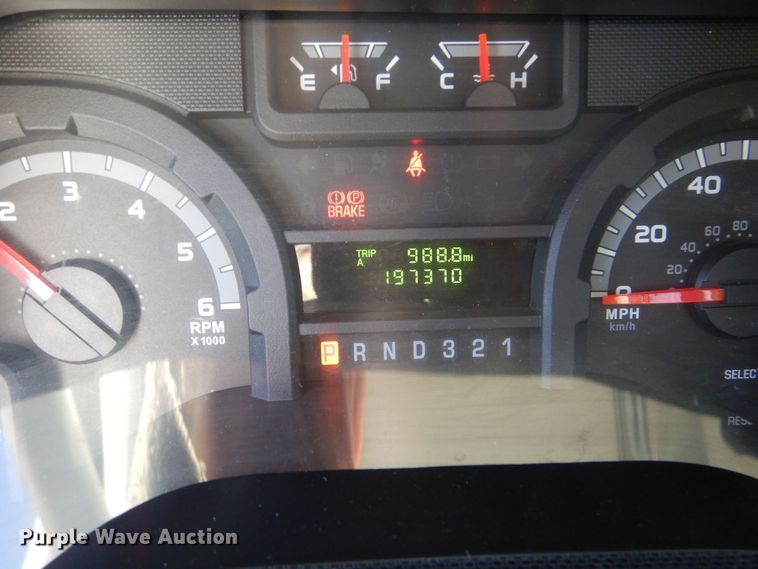 image for item MM9641 2013 Ford E450  shuttle bus